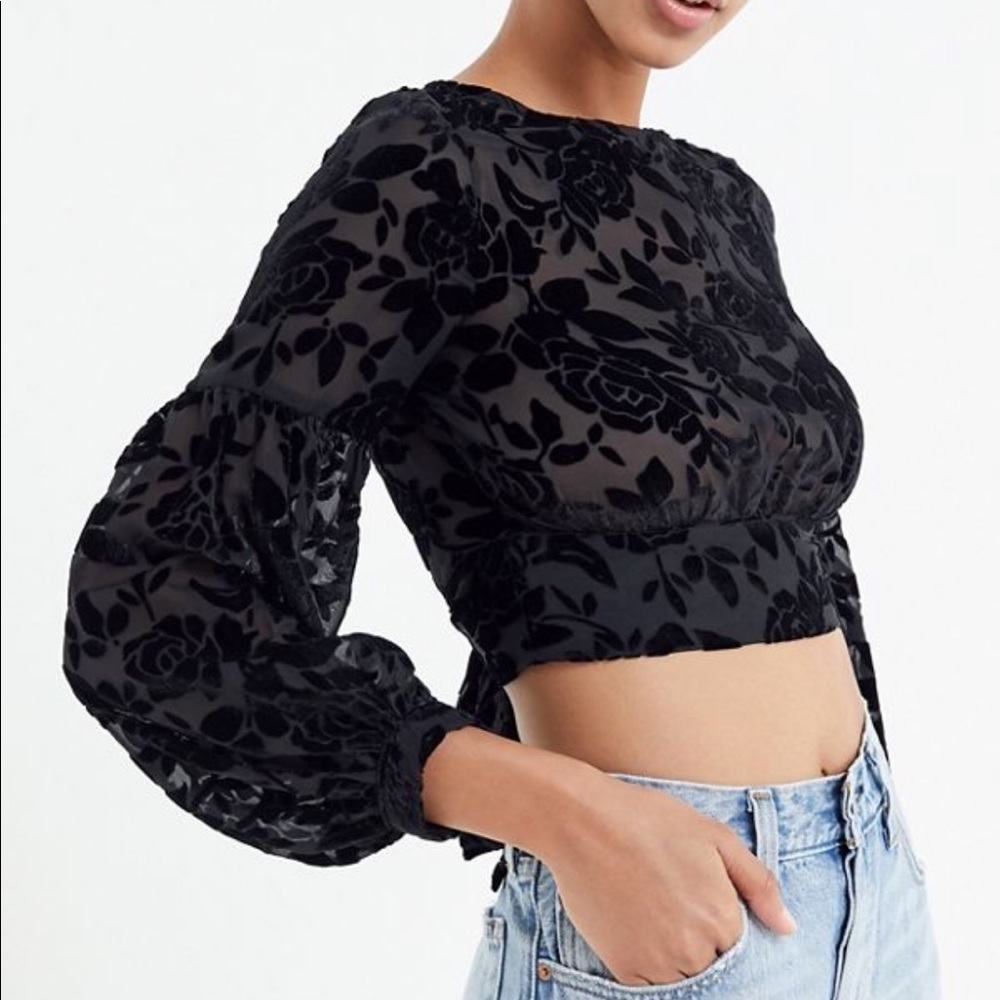 Lioness - Eastside Velvet Crop Top in Black XS